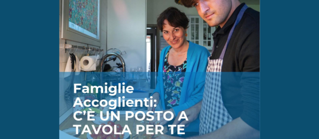 Foto di due persone che cucinano insieme
